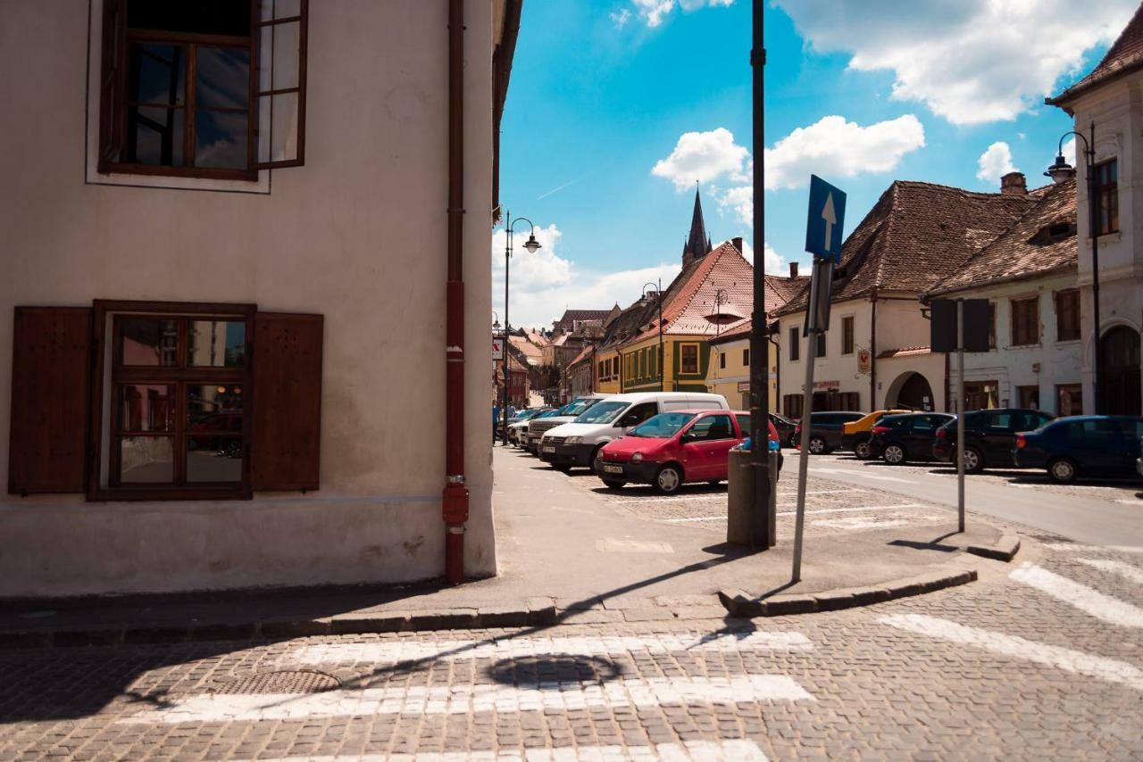 ★ 2 Minute Walk From The Bridge Of Lies ★ Apartment Sibiu Bagian luar foto